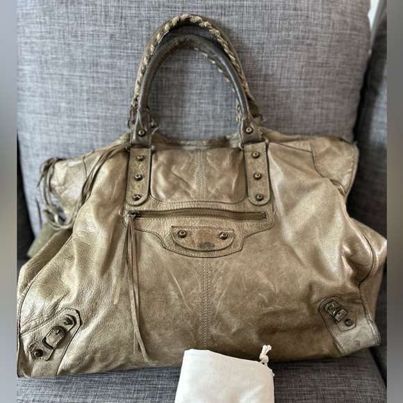balenciaga weekend bag